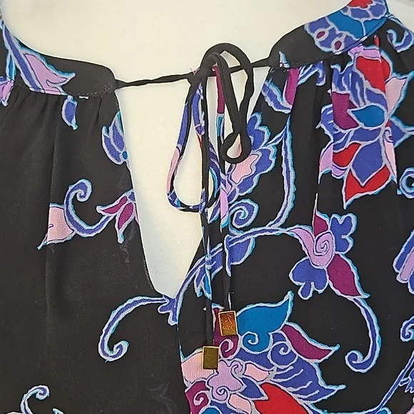 Alice & Trixie 💯 Silk Halter Black Dress - Picture 3 of 5